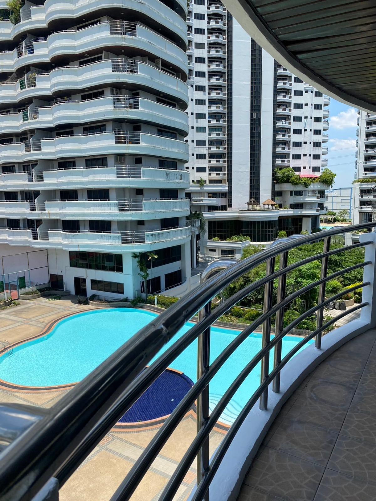 For RentCondoPattanakan, Srinakarin : Luxury condo, Pattanakarn 51 Rd., newly decorated, ready to move in, for sale-rent condo, Flora ville (Flora Ville), condo, area 153 sq m, corner, 3 bedrooms, 3 bathrooms, 4 air conditioners, furnished, newly painted, beautiful, ready to move in, good atm