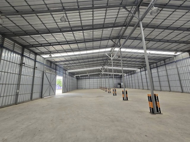 For RentWarehouseMin Buri, Romklao : HR2191 Warehouse for rent, Lat Krabang, Nong Chok, location next to Area 4 Transport Office, convenient transportation, connecting to Min Buri, Suvarnabhumi Airport and Chachoengsao.