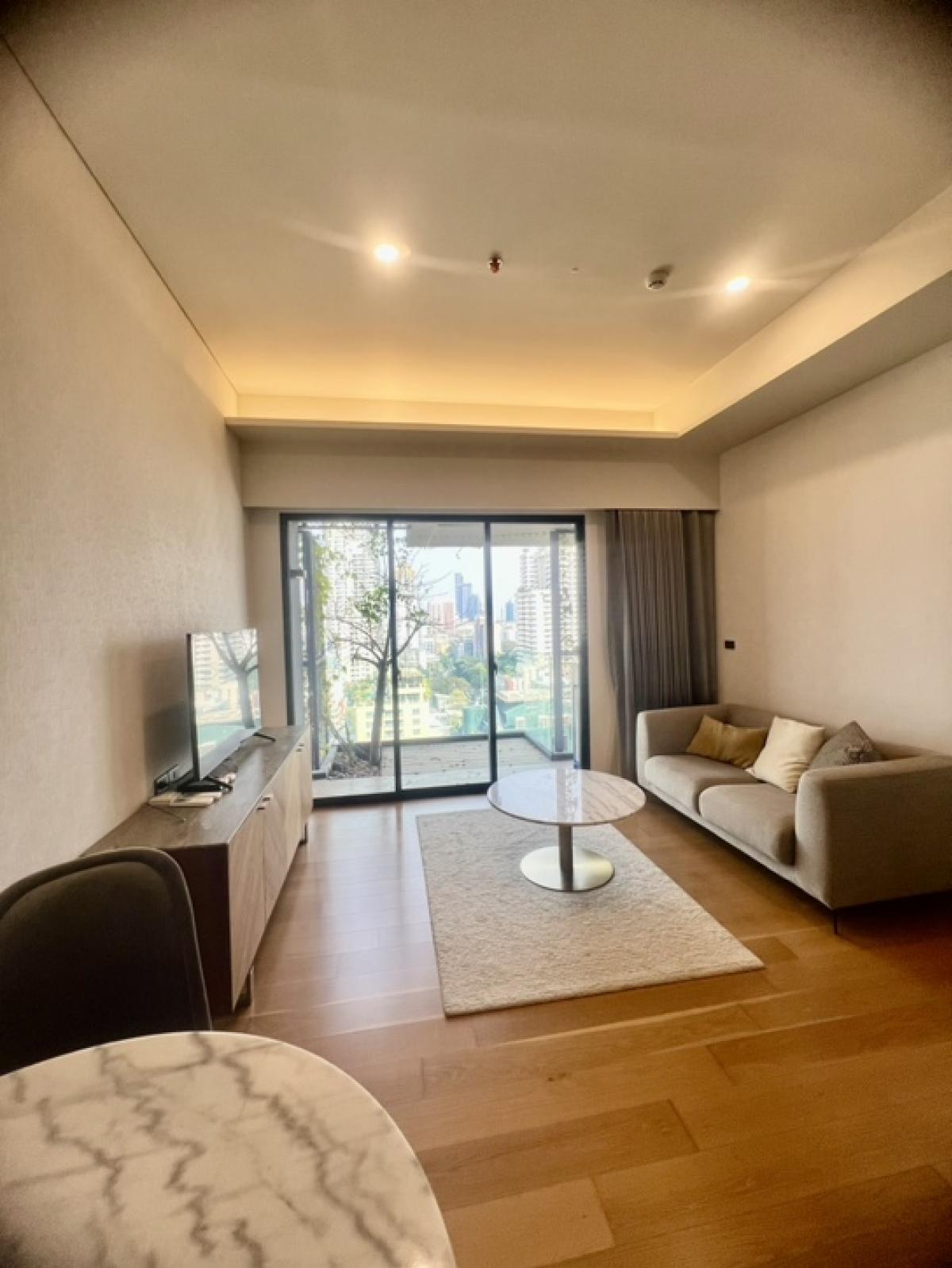 For RentCondoSukhumvit, Asoke, Thonglor : Condo For Rent📍Siamese Exclusive 31 (Sukhumvit)Size 47.37 sq.m. ,Fl.12, 1 bed 1 bath Private Elevator, Bath tubeFully Furnished, ready to move in