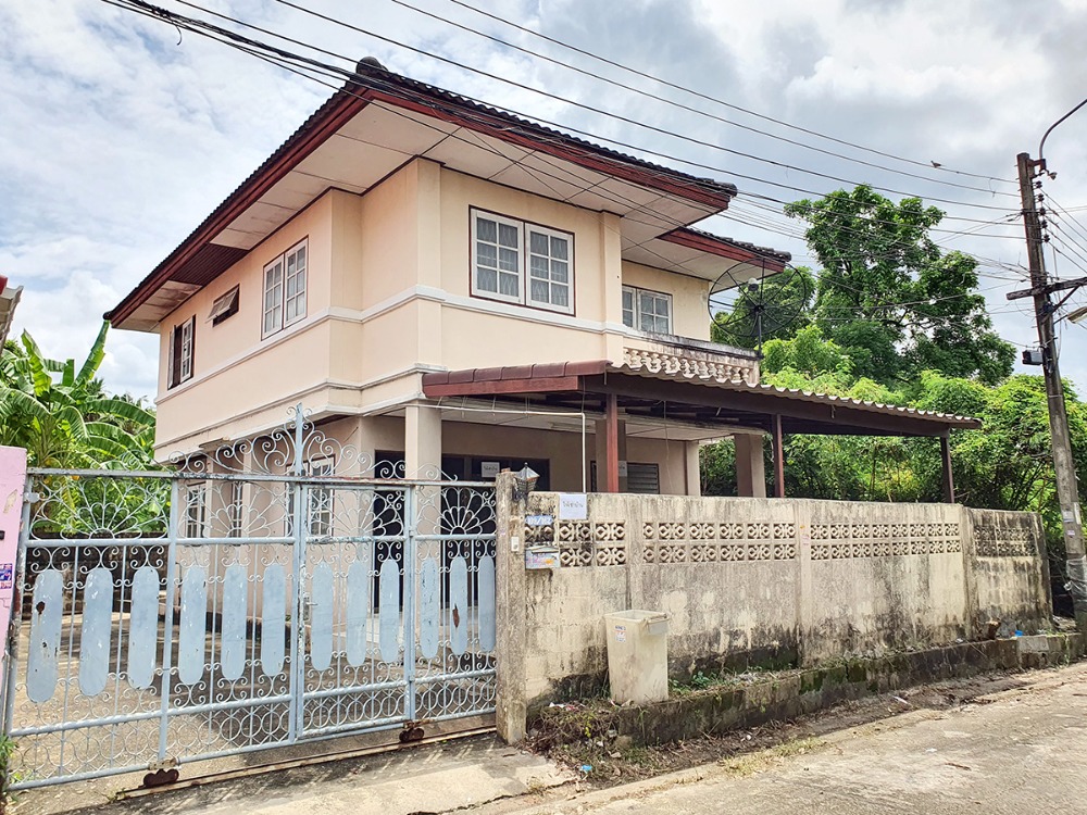 For SaleHouseRattanathibet, Sanambinna : 🏡 2-Storey Detached House for Sale: 3 Bedrooms, 2 Bathrooms, 52 Sq.w. | Prime Location near MRT and Shopping Centers 🚆🛍️