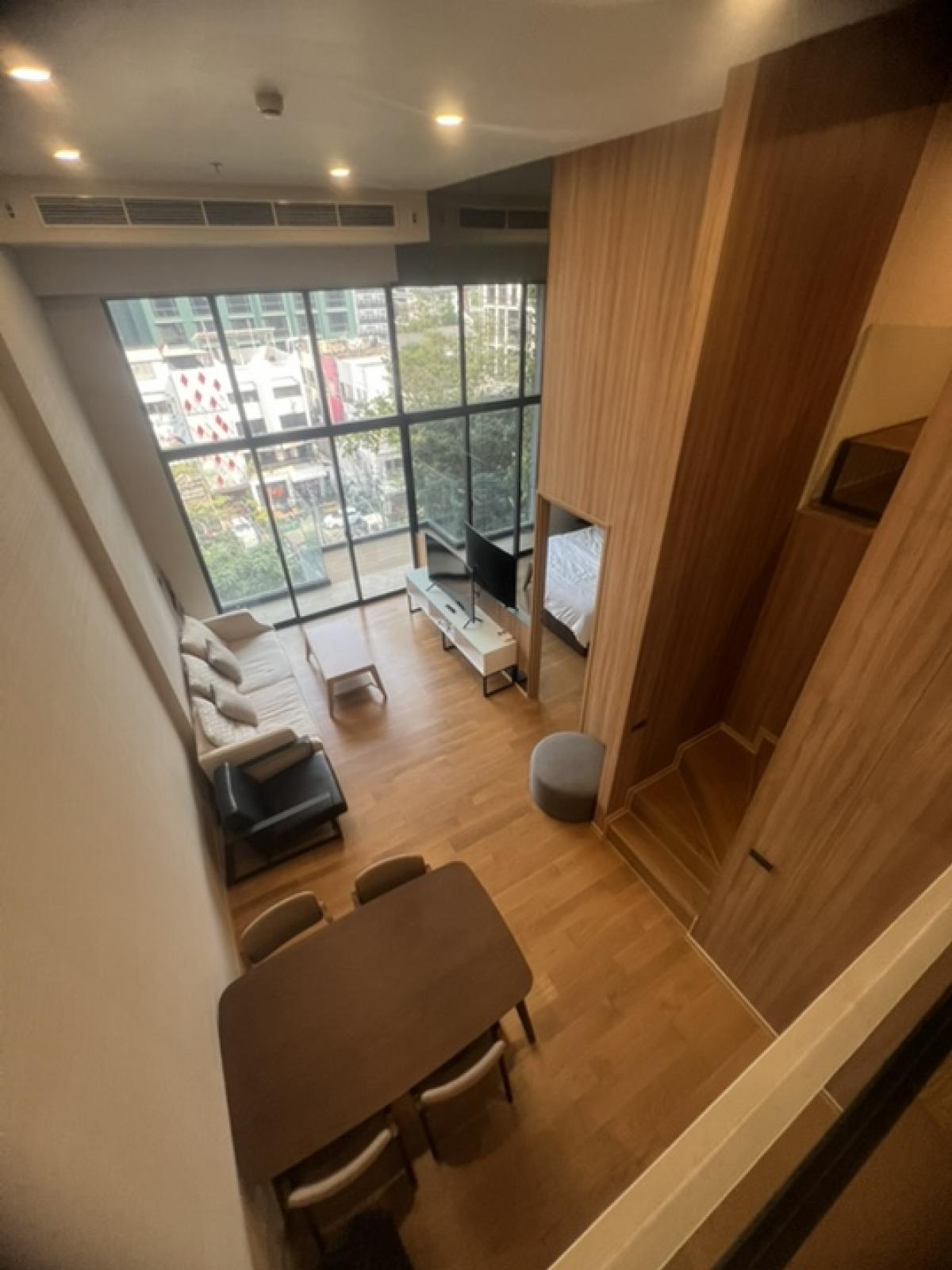 ให้เช่าคอนโดสุขุมวิท อโศก ทองหล่อ : ✅Condo For Rent📍Siamese Exclusive 31 (Sukhumvit)Size 90.28 sq.m. ,Fl.52 bed 2 bath (Duplex)Private Elevater, Bath tube