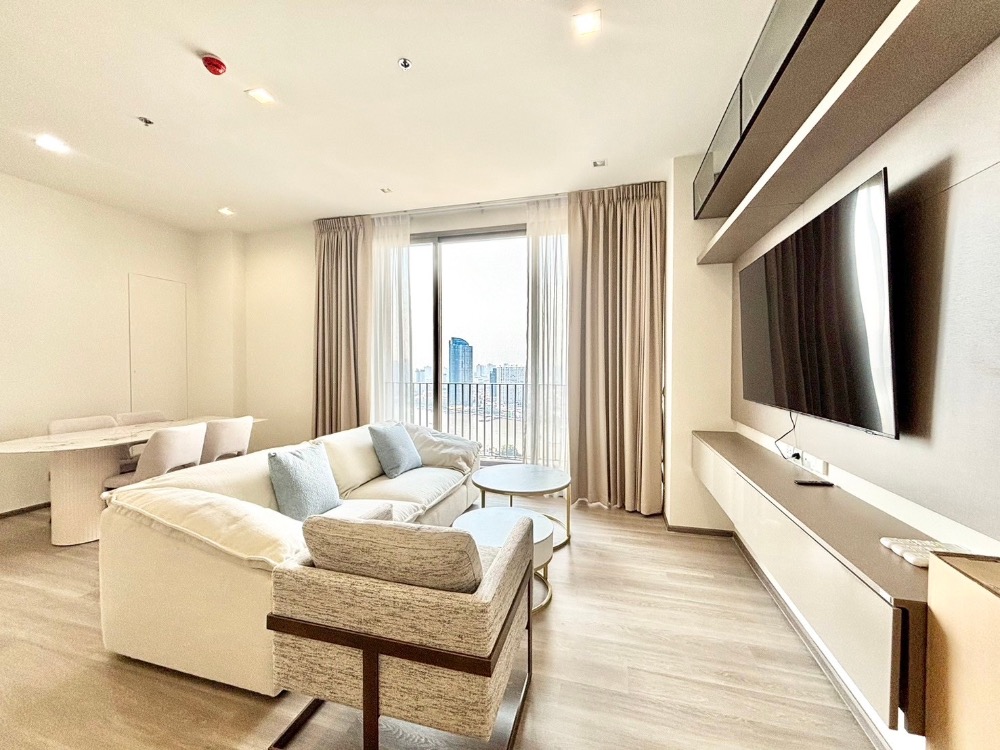 For RentCondoSathorn, Narathiwat : For rent 3 beds luxury ‼️ Rhythm Charoenkrung Pavilion, a new luxury condo in Charoenkrung area, near Shrewsbury International School, 100 meters🏫