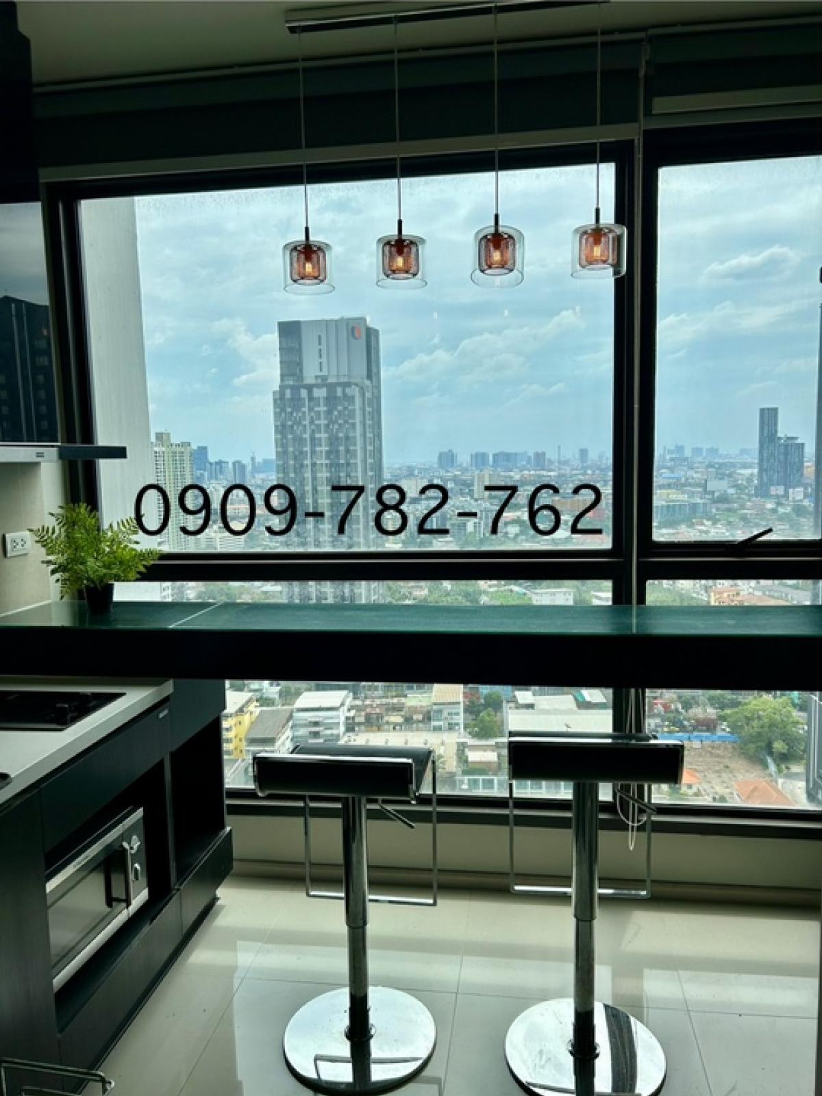 ขายคอนโดอ่อนนุช อุดมสุข : ขายขาดทุนห้องสวยใหม่ Rhythm Sukhumvit 44/1 0 m. BTS Prakanong near Summer Hill mall/Top supermarket 1 นอน 45 ตรมชั้น 26 วิวแม่น้ำ by owner โทร 0909-782-762亏本出售，漂亮的新房，Rhythm Sukhumvit 44/1 0 m，靠近 Summer Hill 购物中心/顶级超市，1 间卧室，45 平方米，26 楼，业主河景，请致电 0909-782-76