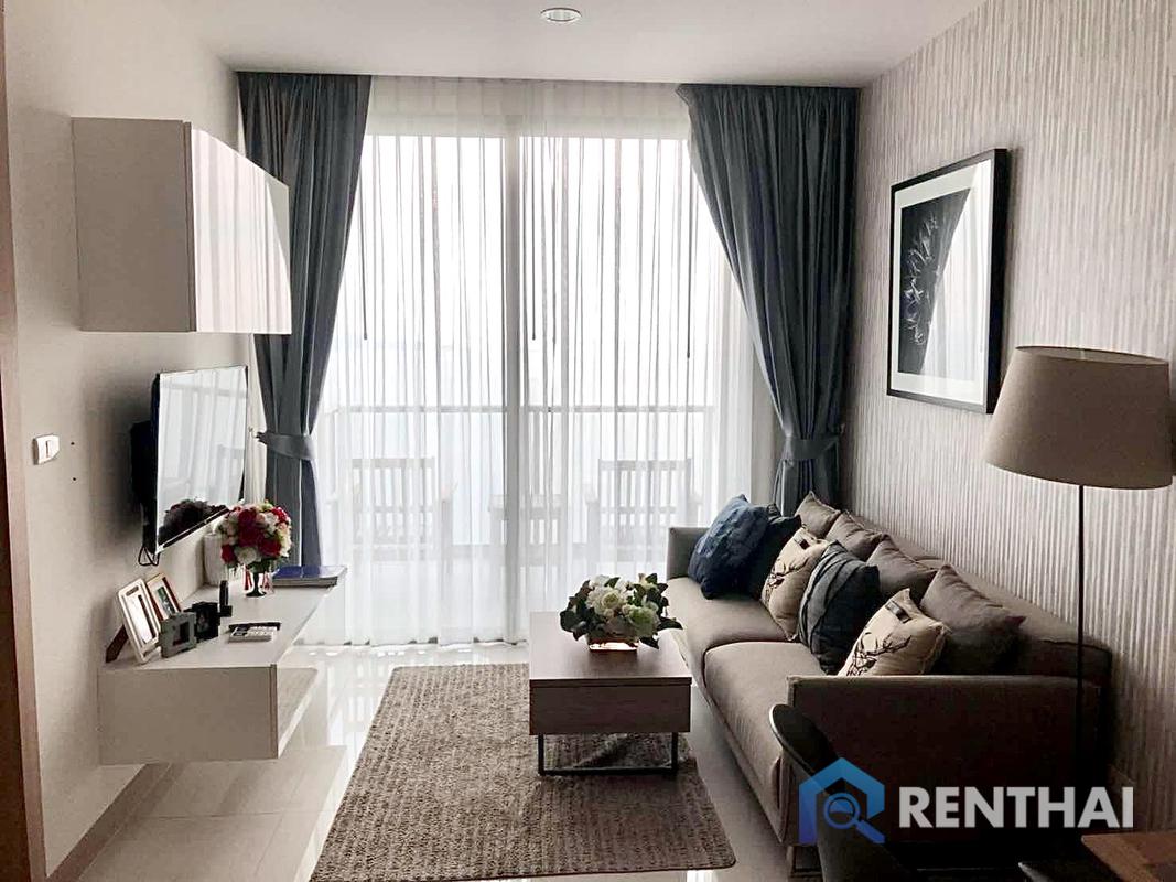 For SaleCondoPattaya, Bangsaen, Chonburi : Luxury 1-bedroom condo at The Riviera Wongamat, offering 45 sqm of stylish living space with a stunning ocean view