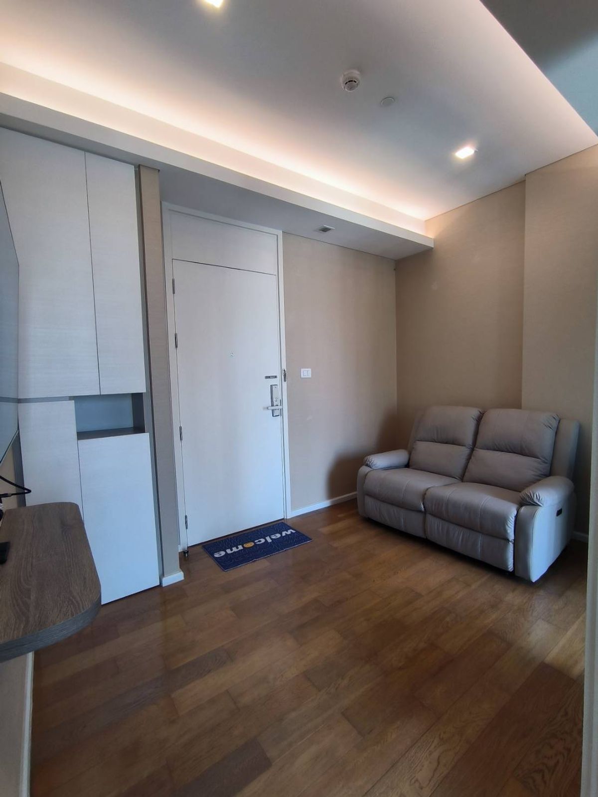 For RentCondoLadprao, Central Ladprao : [💥𝐑𝐄𝐍𝐓 𝐍𝐎𝐖] The Saint Residences, beautiful condo with furniture. Good location near the BTS Ready to move in 🏢