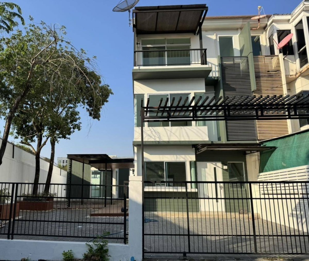 For RentTownhouseRama 2, Bang Khun Thian : Townhouse for rent, Baan Mai 2 (Rama 2), near Big C Rama 2, only 5 minutes.