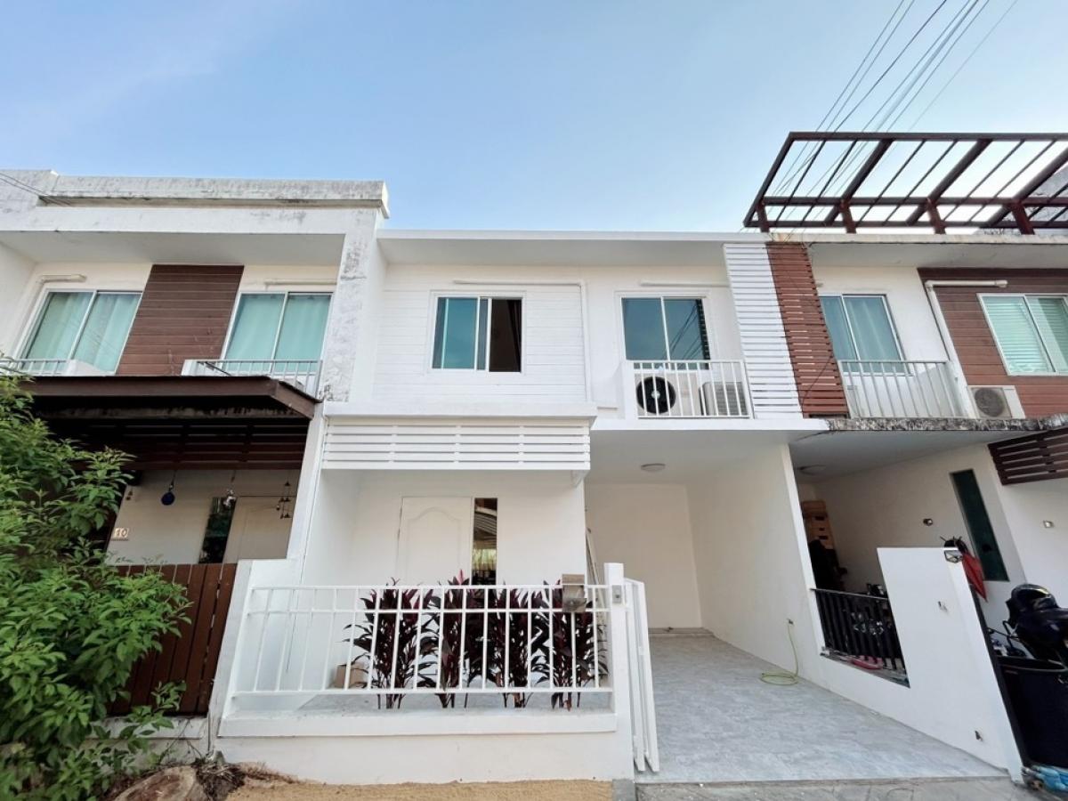 For SaleTownhomeKaset Nawamin,Ladplakao : House for sale, decorated and ready to move in, built-in furniture, curtains, air conditioner, with backyard, Ariya Color 2, Kaset-Nawamin (Lat Phrao)