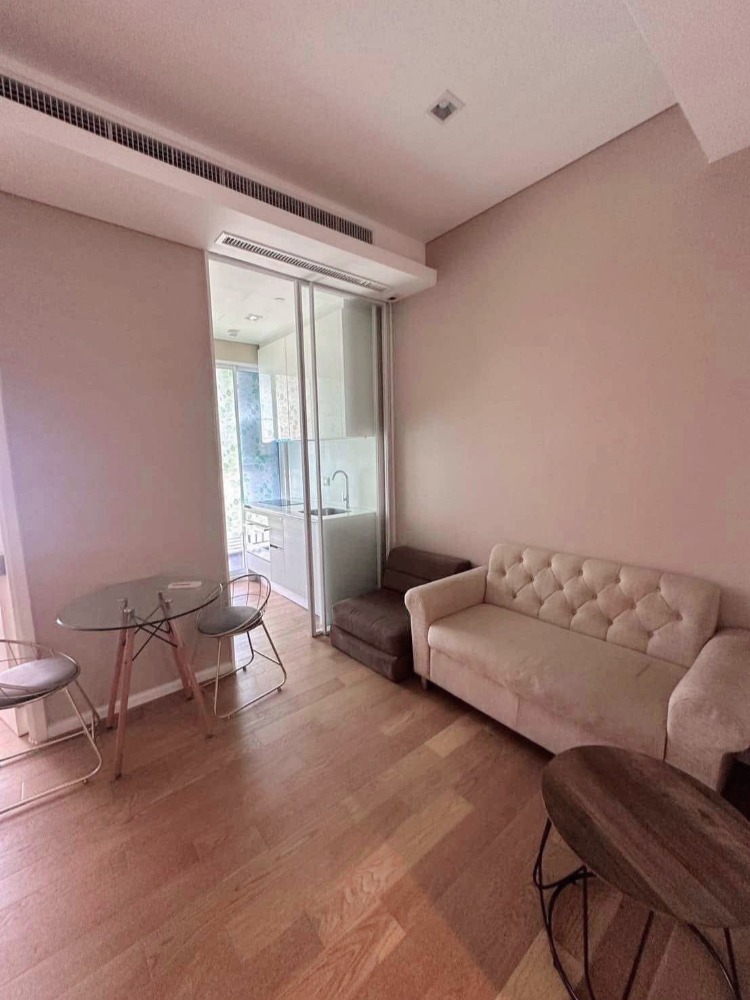 For RentCondoLadprao, Central Ladprao : [💥𝐑𝐄𝐍𝐓 𝐍𝐎𝐖] The Saint Residences, beautiful condo with furniture. Good location near the BTS Ready to move in 🏢