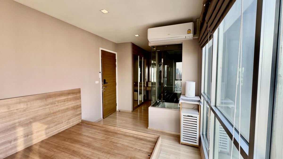 For SaleCondoSapankwai,Jatujak : 💞💞 [For Sale] Rhythm Phahon-Ari, 30th floor, size 65.21 sq m., 2 bedrooms, 2 bathrooms, ready to move in, interested, line tel 0859114585 ❤️❤️ Price only 7.725 million baht, transfer fee half each, very beautiful room, ready to move in - The bedroom has a