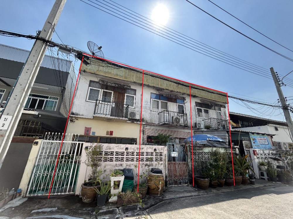 For SaleTownhouseSukhumvit, Asoke, Thonglor : Townhouse for sale Soi Poonsin Bangchak near BTS Udom Suk 550 m