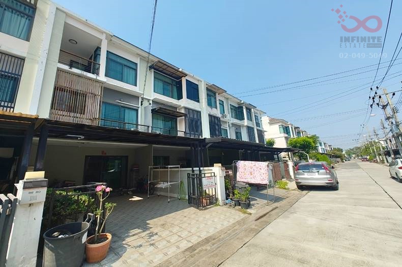 For SaleTownhousePattanakan, Srinakarin : Townhouse for sale, 3 floors, 19.8 square wah, The Metro Phatthanakan - Srinakarin, Phatthanakan Road