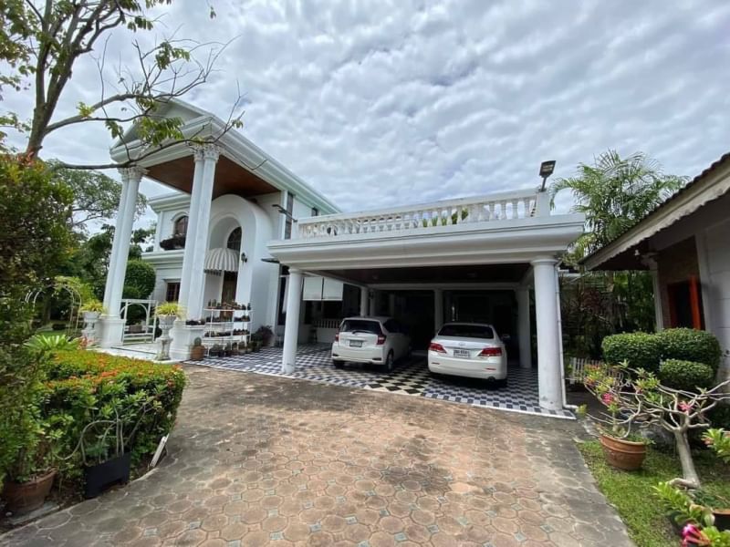 For SaleHouseSriracha Laem Chabang Ban Bueng : For sale: Luxury house with land, next to a pond, Panya Resort Village, Bang Phra-Sriracha