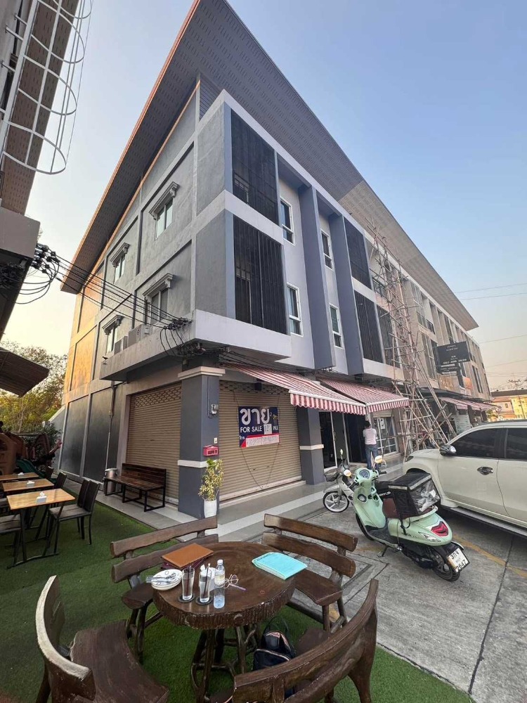 For SaleShophousePattaya, Bangsaen, Chonburi : Commercial building for sale, Premio Village, Ban Bueng-Chonburi, 36.20 sq m.