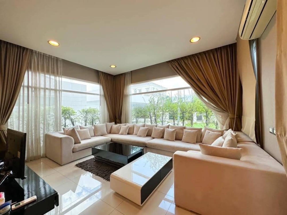 For RentHouseSamut Prakan,Samrong : ❖ Best Price ❖ 2 Story single house 618.80 sq.w., 1,369.00 sq.m. | 7 bedrooms, 7 bathrooms | Next to Summit Windmill golf course, near BTS Bangna station, only 15 minutes.