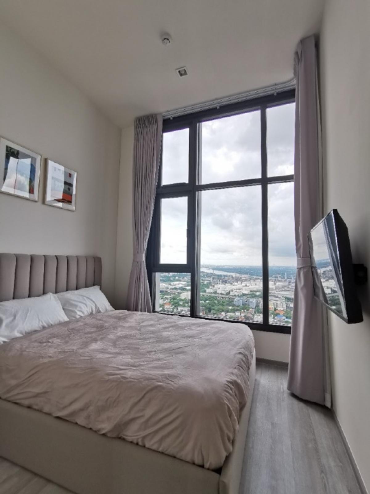 For RentCondoOnnut, Udomsuk : 🏟 For rent The Line Sukhumvit 101, luxury condo, Bang Krachao River view, corner room, 3.4 meters high ceiling, 1 bedroom, high floor, fully furnished, next to Punnawithi BTS station, only 250 meters.