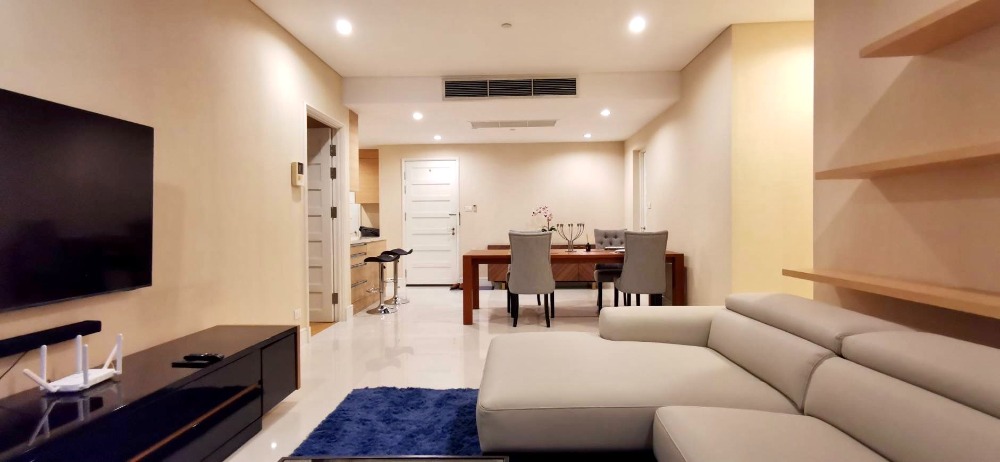 For SaleCondoSukhumvit, Asoke, Thonglor : 🐶Pet-Friendly🐱 Large room next to Emsphere, CBD area ✨Aguston Sukhumvit 22✨3 bedrooms, 3 bathrooms, size 138 sq m, near BTS Phrom Phong Tel.0982645161