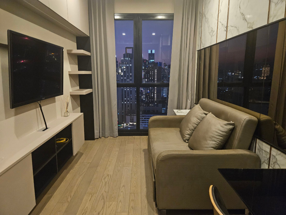 For RentCondoSukhumvit, Asoke, Thonglor : For rent: Ashton Asoke (Ashton Asoke), high floor, beautiful view, no buildings blocking the view, next to BTS