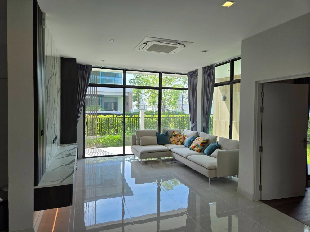 For RentHouseSamut Prakan,Samrong : For Rent!! Luxury house 4 bedroom in Bangna