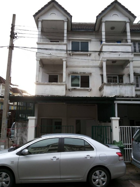 For RentTownhouseRama3 (Riverside),Satupadit : Townhouse for rent, Charoen Rat - Rama 3 area, near HomePro Rama 3, only 3 minutes.