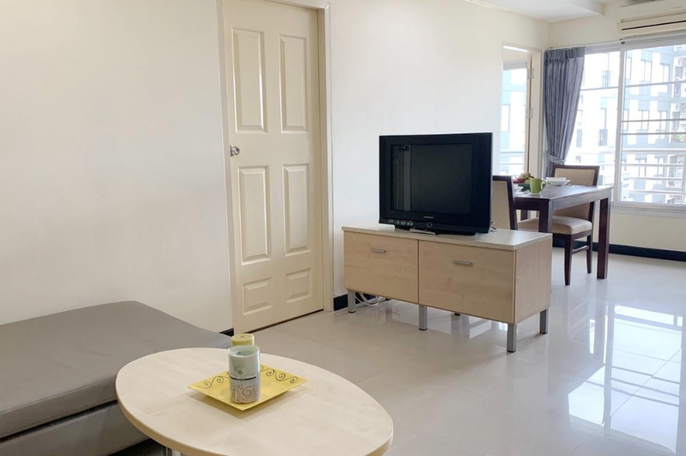 For RentCondoSukhumvit, Asoke, Thonglor : Condo for rent: Charming Resident Sukhumvit 22 [Charming Resident Sukhumvit 22] Beautiful room, good price, convenient transportation, fully furnished, ready to move in immediately, make an appointment to view the room.