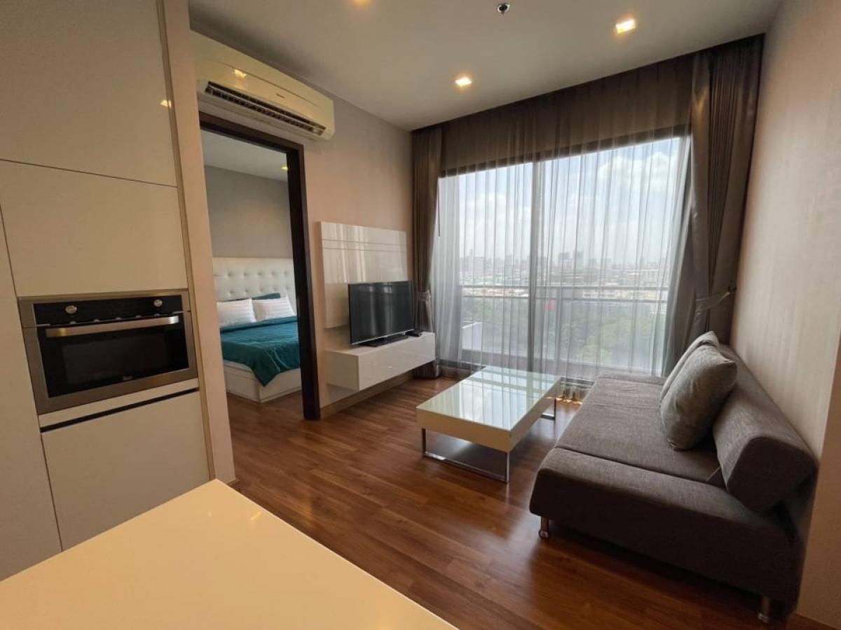 For SaleCondoRatchadapisek, Huaikwang, Suttisan : Luxury condo for sale, good price, good condition !!! Near the Cultural Center