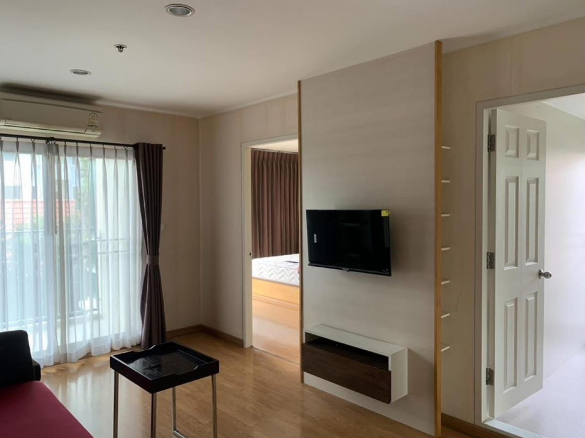 For SaleCondoRatchadapisek, Huaikwang, Suttisan : Urgent sale, good price lower than market price, room in good condition, large room layout, divided into sections, with built-in furniture.