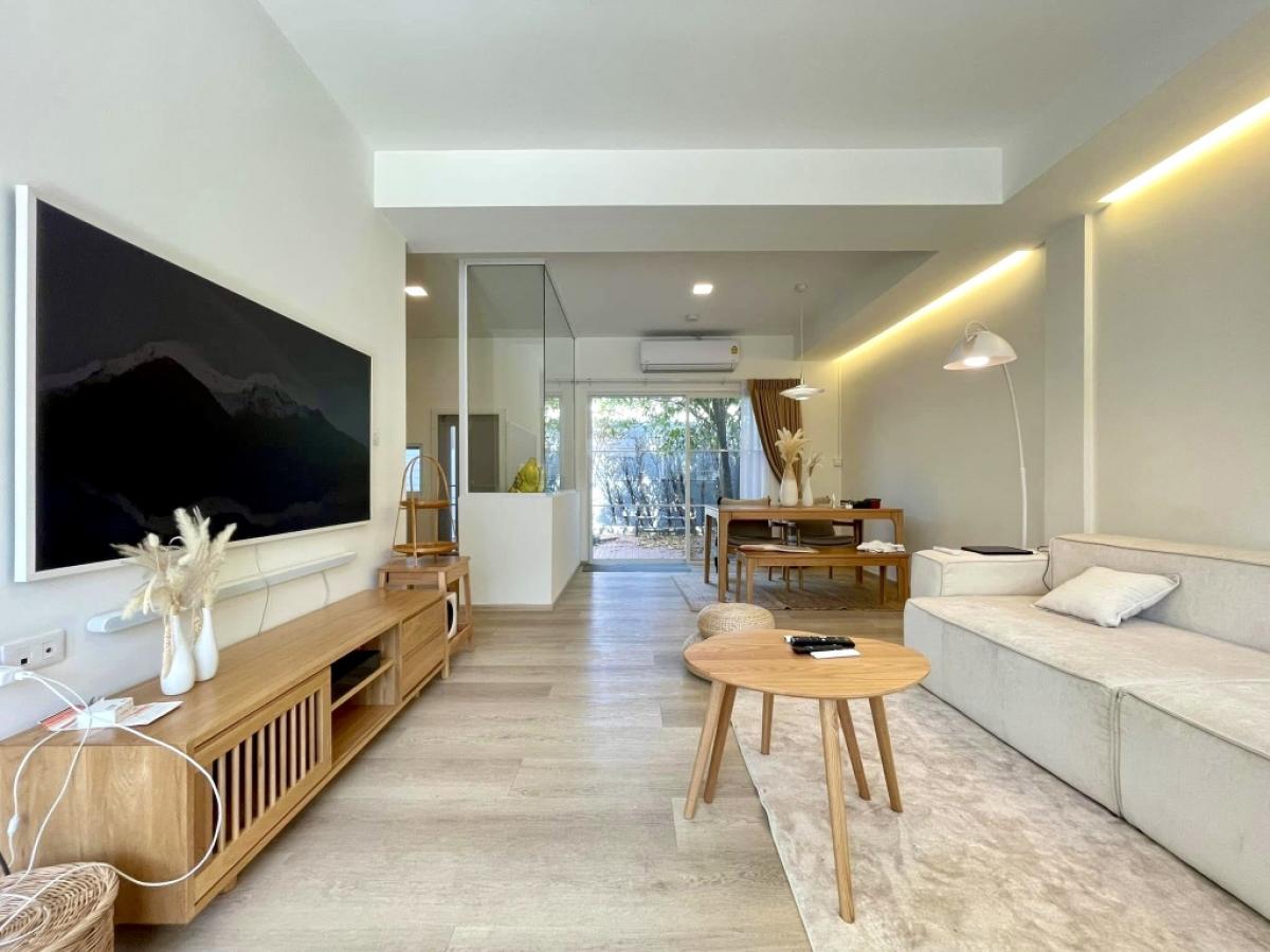 For RentTownhouseBangna, Bearing, Lasalle : 🌟For Rent: Townhome in Indy Bangna, Ramkhamhaeng 2. This two-story townhome features 3 bedrooms and 3 bathrooms. It comes fully furnished and is nicely decorated.💥Rental Fee: 65,000 THB/month.