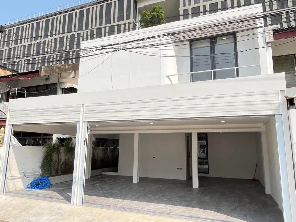 For SaleHouseSapankwai,Jatujak : For sale 2-storey twin house Soi Pradiphat 15