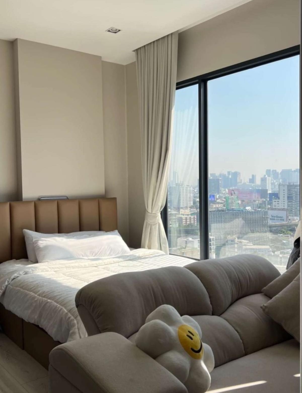 For RentCondoRatchathewi,Phayathai : The cheapest rent 🔥 The Room Phayathai, 17th floor, 18,000 baht