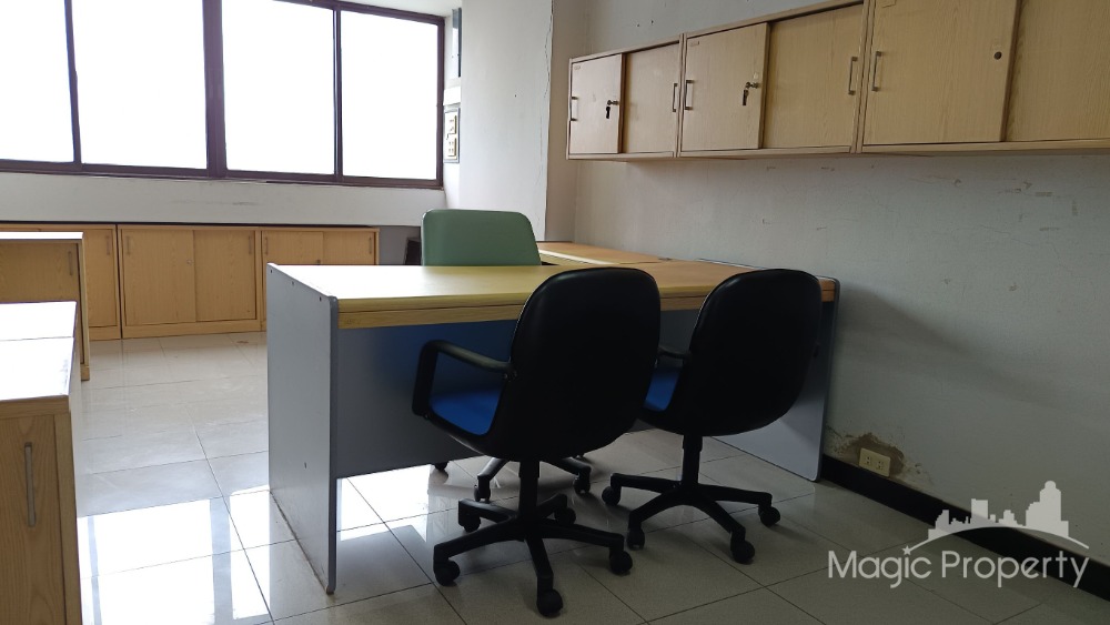 For RentOfficeSukhumvit, Asoke, Thonglor : Office Space For Rent in Modern Town, Watthana, Bangkok