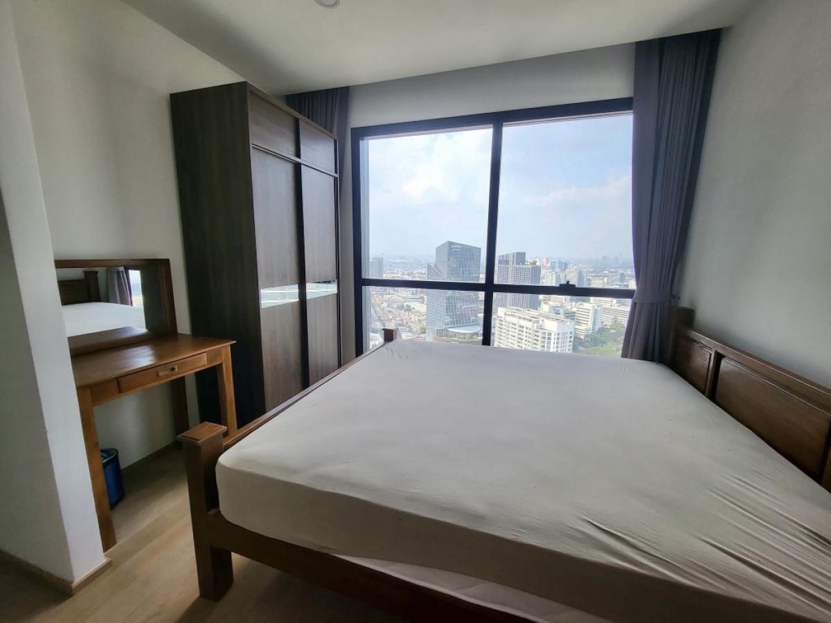 For RentCondoSiam Paragon ,Chulalongkorn,Samyan : 📍 Project: Ashton Chula - Silom🚝 Near MRT: Sam Yan 150 meters 💵 Rental price: 22,000 baht / month ✅