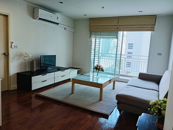 For RentCondoSilom, Saladaeng, Bangrak : Condo for rent, Ban Sirisom Sai Sathorn, near Bangkok Christian school, near BTS Surasak 60 sqm.