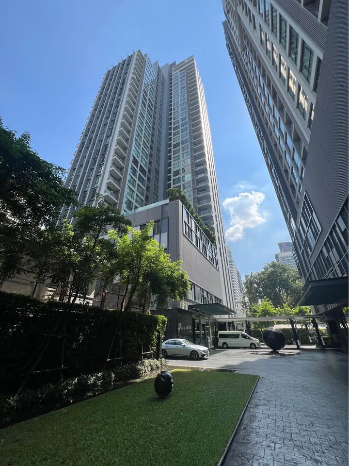 For SaleCondoSukhumvit, Asoke, Thonglor : ✨The hidden gem in the heart of Thong Lor✨ Quattro By Sansiri (3 beds, 3 baths, 116 sq.m.) ** Contact LP 099-2402627 **