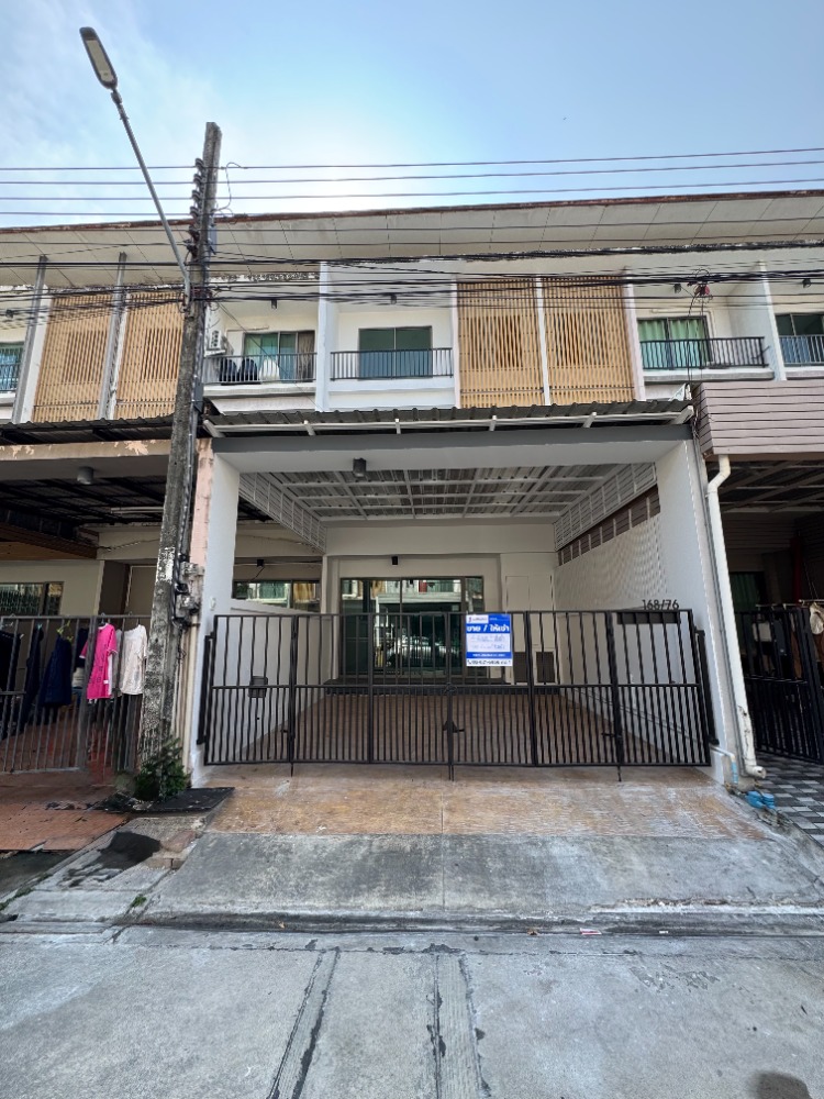 For SaleTownhomeKaset Nawamin,Ladplakao : House for sale near Central East Ville Eco Space 2 (Kaset-Nawamin) 3-story townhome