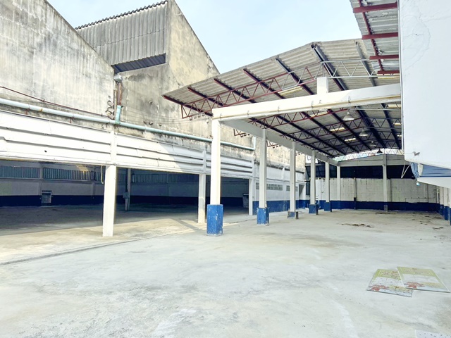 For RentWarehouseOnnut, Udomsuk : MRT SriUdom 900m. Lotus Udomsuk 900m. Warehouse for rent 300sq.w. 1,200sq.m. Udomsuk area 2bath good