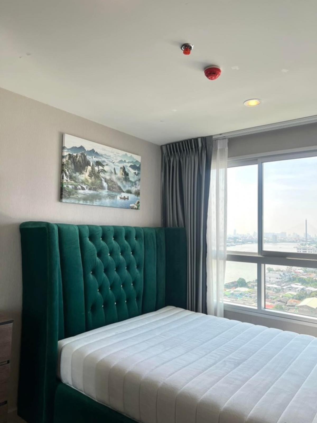 For RentCondoPinklao, Charansanitwong : Luxury condo view of the river! Ideo Charan 70, high class near MRT, convenient for every trip Can be rented in both short and long term 🚝🌃