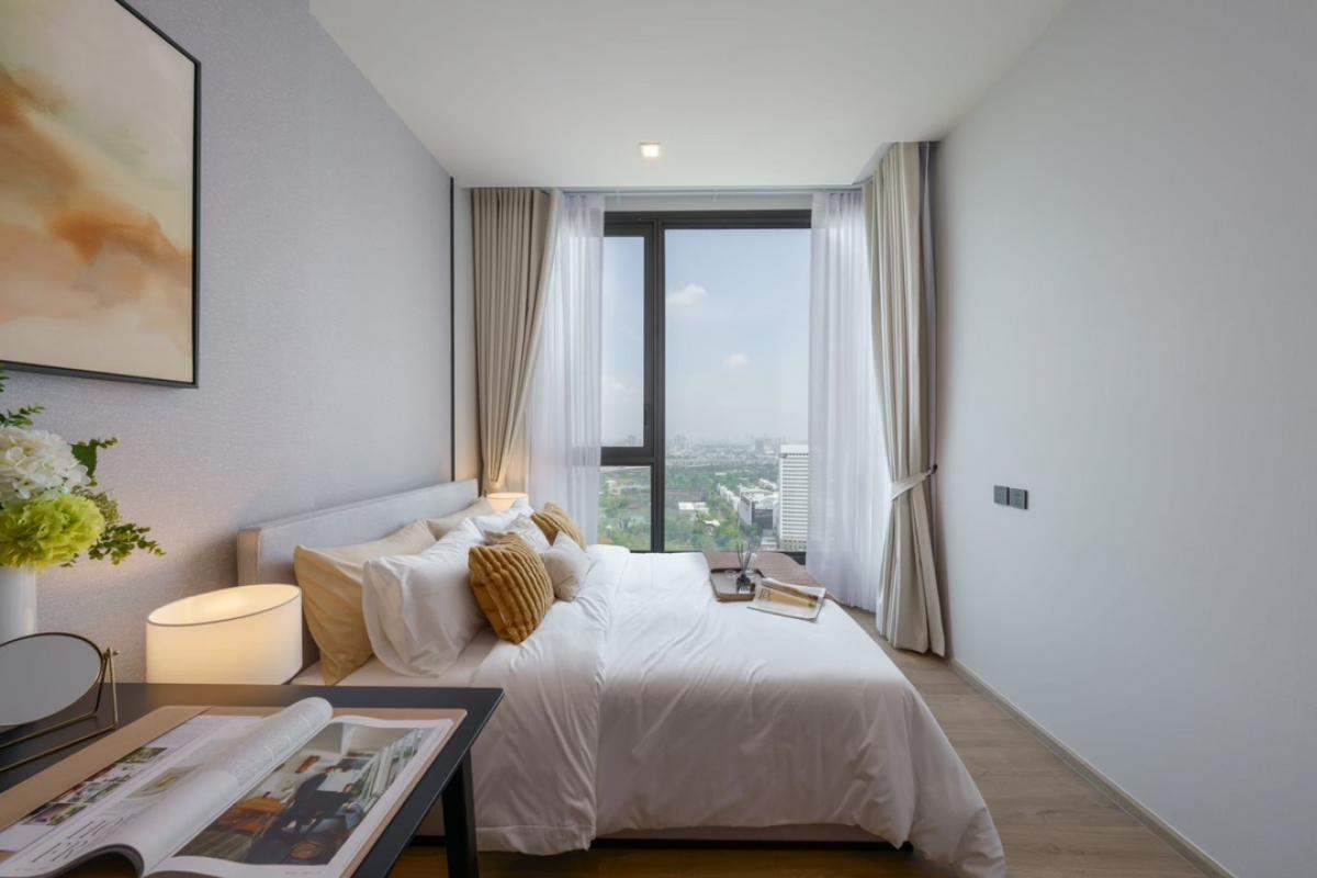 Sale DownCondoLadprao, Central Ladprao : Best Price Ever, one large bedroom The view of Chatuchak Park is composed by China with the best price.