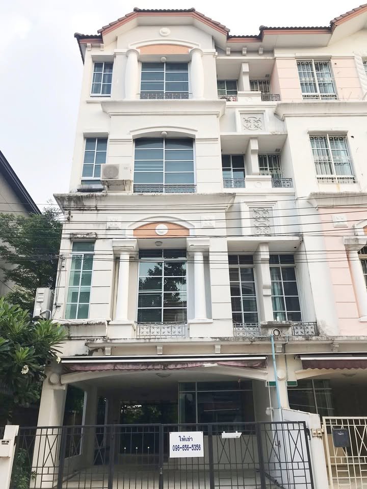 For RentTownhouseYothinpattana,CDC : ✨ Beautiful House for Rent in the Heart of the City, Near the Expressway ✨