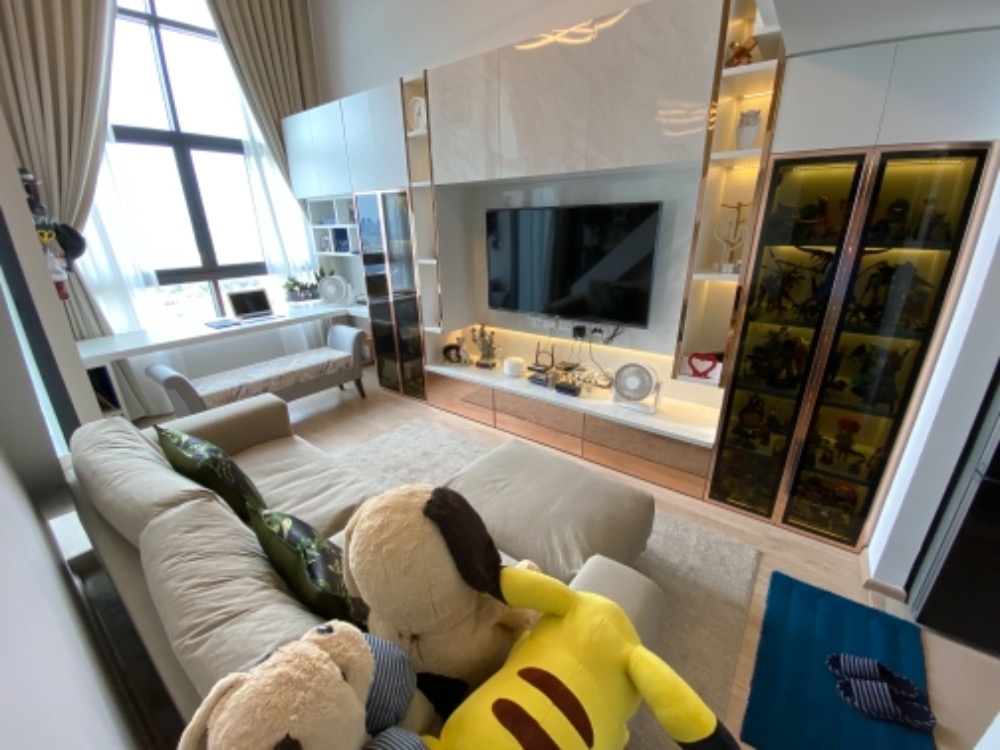 For RentCondoRama9, Petchburi, RCA : Rent Ideo New Rama 9 (a Duplex condo) on the 24th floor. With electrical appliances, furniture, MUJI BOSCH brand