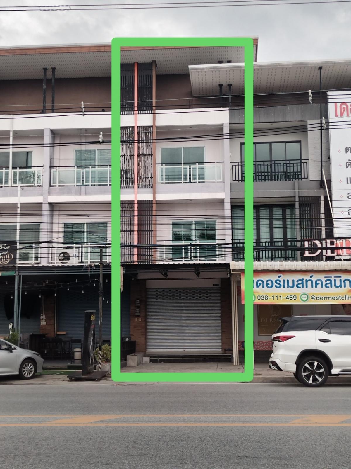 For SaleShophousePattaya, Bangsaen, Chonburi : Sell ​​or rent 3 -storey commercial building, good location on the road to Ang Sila