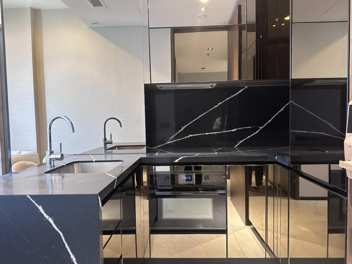 For RentCondoSukhumvit, Asoke, Thonglor : New, rent 1 bedroom, 38 sqm of the room, use perfectly. The ESE Sukhumvit is near Thonglor. Interested in watching 0808144488.