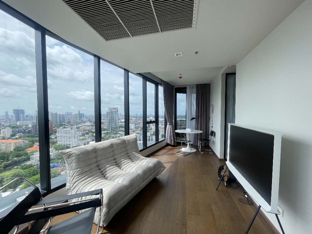 For SaleCondoSukhumvit, Asoke, Thonglor : For Sell ​​IDEO Q sukhumvit 36 1 Bedplus, corner room, curved glass, river view, only 10.3 MB with furniture.