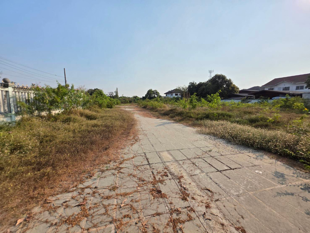 ขายที่ดินนวมินทร์ รามอินทรา : Ramindra soi 6/1 Land for sell: 885sqwah near mainroad nad BTS 221,250,000 Am: 0656199198