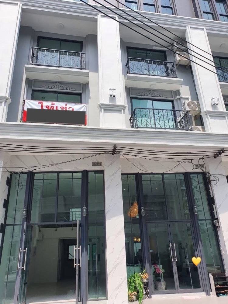 For RentHome OfficeOnnut, Udomsuk : Home office rental  Modern 4.5 style, The Master At BTS On Nut 2 project has an elevator in front of the project. Company registered Next to On Nut Road Near the Yellow Line BTS Sri Nuch, rent 70,000 baht/month.