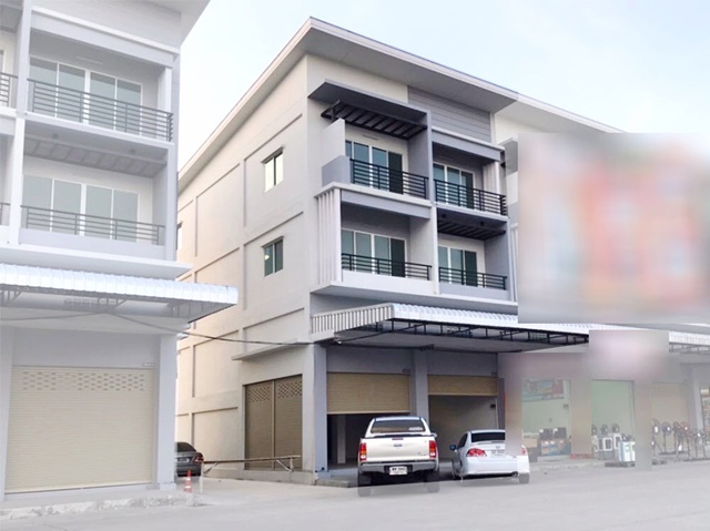 For RentShop HousePathum Thani,Rangsit, Thammasat : Phuengsuk Market 900m.Klong7 Lotus BuengKhamPhroi 1km. New Rungroj Market 2.9km. Commercial buildin