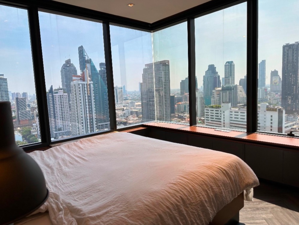 For SaleCondoSilom, Saladaeng, Bangrak : For sale-rent Ashton Silom, a big room, beautiful room, ready to be near BTS Chong Nonsi in the heart of Bangkok. Interested in Atline@841QLNR