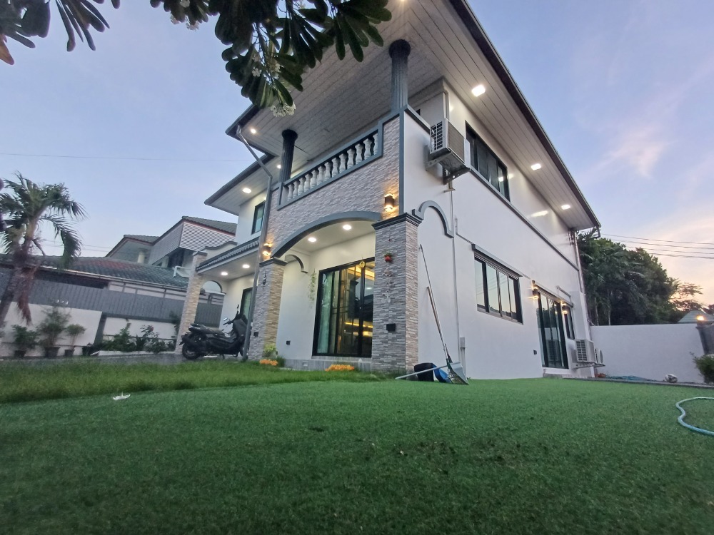 For RentHouseLadkrabang, Suwannaphum Airport : New 2-storey detached house with beautiful decorative furniture for rent in Chalermprakiet Rama 9-Prawet area, near Big G Food Place, Suan Luang, only 2.8 km.