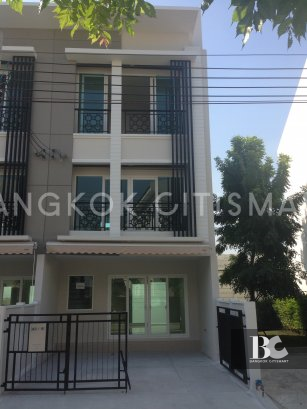 For SaleTownhomePattanakan, Srinakarin : 3 -story townhome for sale. Baan Klang Muang Rama 9 (Motorway)