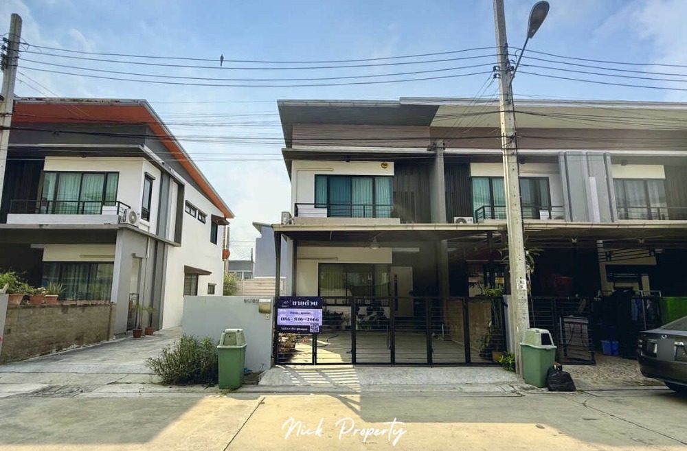 For SaleTownhouseNawamin, Ramindra : The Ambience, Di Ambean, Phahonyothin - Sai Mai 53: Townhome behind a large angle has a lot of space, open, airy, feeling like a detached house.