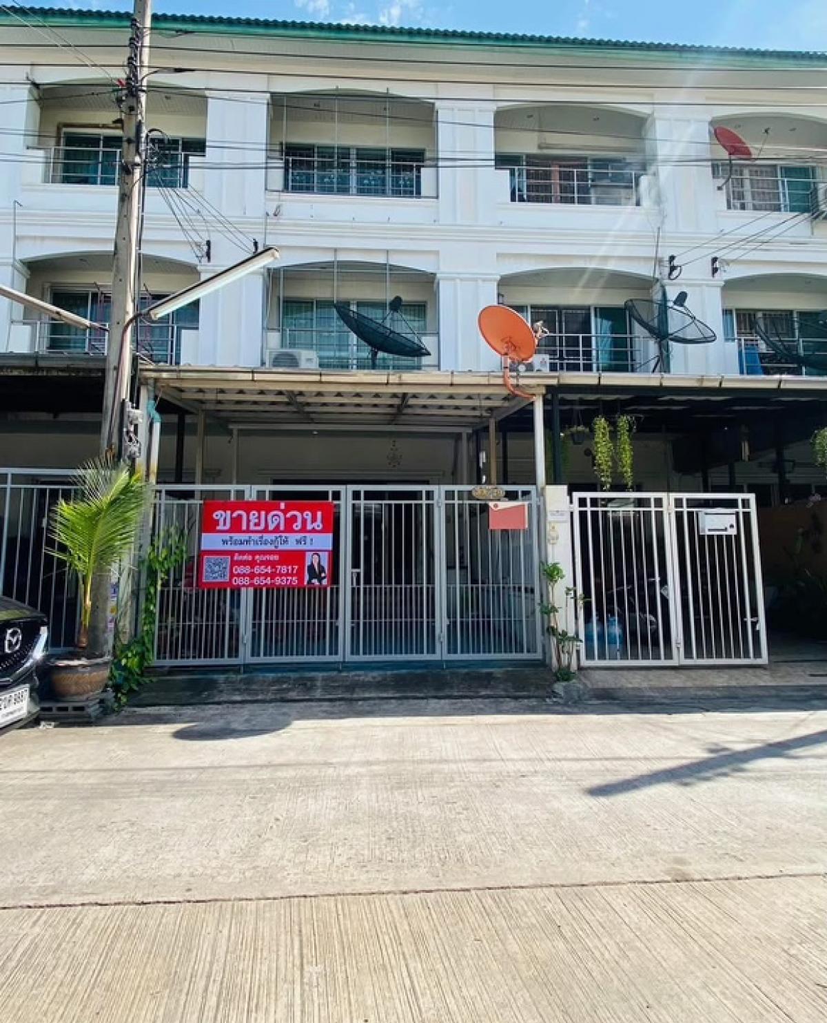 For SaleTownhouseBangna, Bearing, Lasalle : Chaiyo Bearing Village 48, the cheapest house for sale Plus convenient travel furniture near the Green Line and Yellow Line